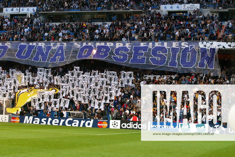 Onderwerp Subject: Real Madrid (3-1) Champions League Reklame: Club Team Country: Real Madrid Seizoen Season: 2002 2003 FOTO PHOTO: Real Madrid s stadium SANTIAGO BERNABEU supporters MADRID ESP Content not available for redistribution in The Netherlands directly or indirectly through any third parties.