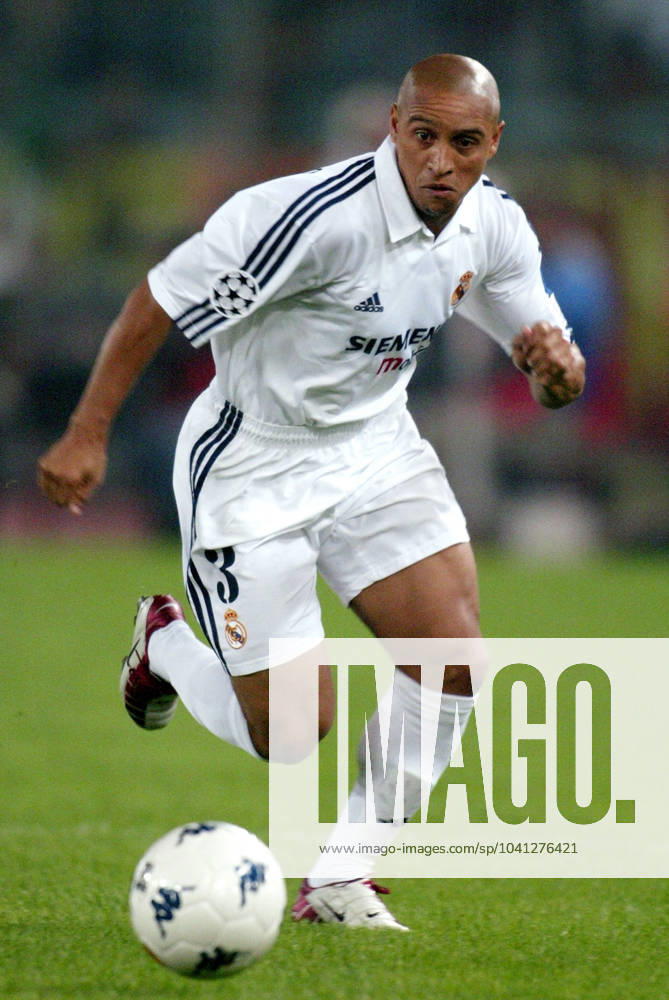 Onderwerp Subject: Real Madrid Champions League Club Team Country: Real Madrid Seizoen Season: 2002 2003 FOTO PHOTO: Real Madrid s ROBERTO CARLOS ROME ITA Content not available for redistribution in The Netherlands directly or indirectly through any third parties.