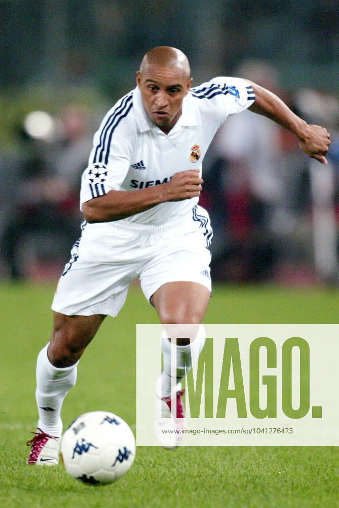 Onderwerp Subject: Real Madrid (0-3) Champions League Club Team Country: Real Madrid Seizoen Season: 2002 2003 FOTO PHOTO: Real Madrid s ROBERTO CARLOS ROME ITA Content not available for redistribution in The Netherlands directly or indirectly through any third parties.