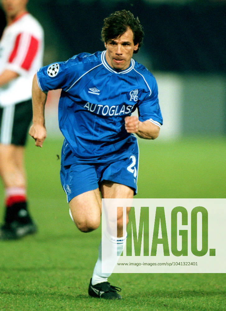 Onderwerp Subject: Feyenoord - Chelsea (1-3) Champions League Seizoen Season:1999 2000 FOTO PHOTO: Chelsea s Gianfranco ZOLA ROTTERDAM NLD Content not available for redistribution in The Netherlands directly or indirectly through any third parties.