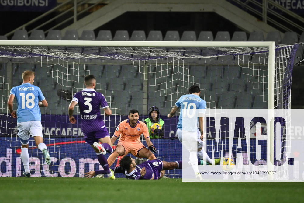 Foto Massimo Paolone LaPresse 26 Febbraio 2024 - Firenze, Italia - calcio - Fiorentina vs Lazio - Campionato italiano di calcio Serie A TIM 2023 2024 - Stadio Artemio Franchi. Nella foto: Luis Alberto (SS Lazio) esulta dopo aver realizzato il gol 0-1 February 26, 2024 Florence, Italy - sport, calcio - Fiorentina vs Lazio - Italian Serie A Football Championship 2023 2024 - Artemio Franchi Stadium. In the pic: Luis Alberto (SS Lazio) celebrates after scoring goal 0-1