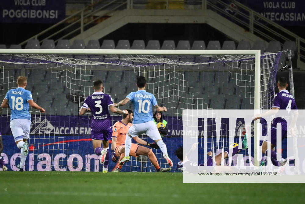 Foto Massimo Paolone LaPresse 26 Febbraio 2024 - Firenze, Italia - calcio - Fiorentina vs Lazio - Campionato italiano di calcio Serie A TIM 2023 2024 - Stadio Artemio Franchi. Nella foto: Luis Alberto (SS Lazio) realizza il gol 0-1 February 26, 2024 Florence, Italy - sport, calcio - Fiorentina vs Lazio - Italian Serie A Football Championship 2023 2024 - Artemio Franchi Stadium. In the pic: Luis Alberto (SS Lazio) goal 0-1