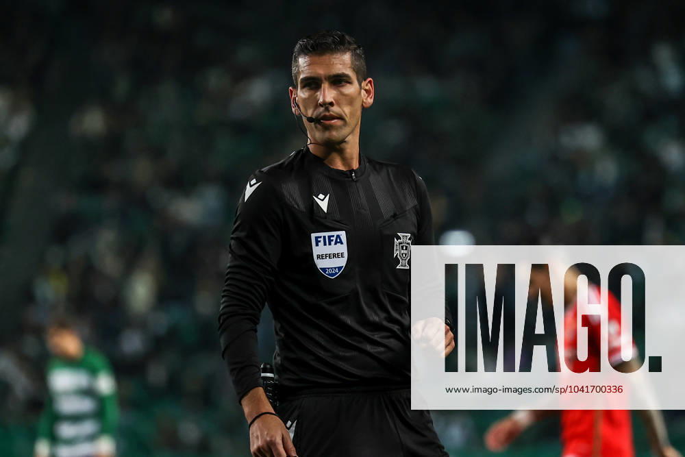 Lisbon, Portugal, Feb 29th 2024: Referee of the match Fabio Verissimo -Sporting CP vs SL - 02 29 24 - 1st Game of the Portuguese Cup Semi-Final - Jose Alvalade Stadium - Lisbon, Portugal. (Photo: Joao Bravo SPP) (Joao Bravo SPP)