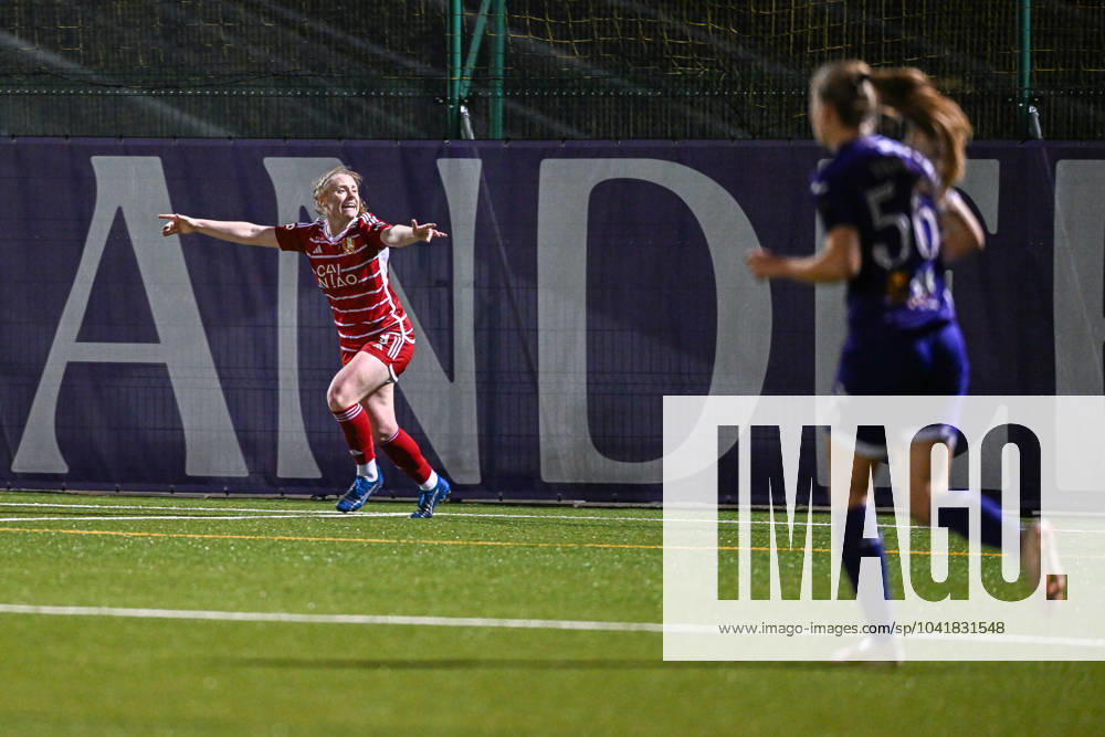 RSC ANDERLECHT VS STANDARD Amber Barrett (9) of Standard scores 1-1 and Standard can celebrate during a female soccer game between RSC Anderlecht and Standard Femina de Liege on the 14 th matchday of the 2023 - 2024 season of the Belgian Lotto Womens Super League , on Saturday 2 March 2024 in Anderlecht , Belgium . PHOTO SPORTPIX Stijn Audooren Anderlecht Neerpede Brussel Belgium