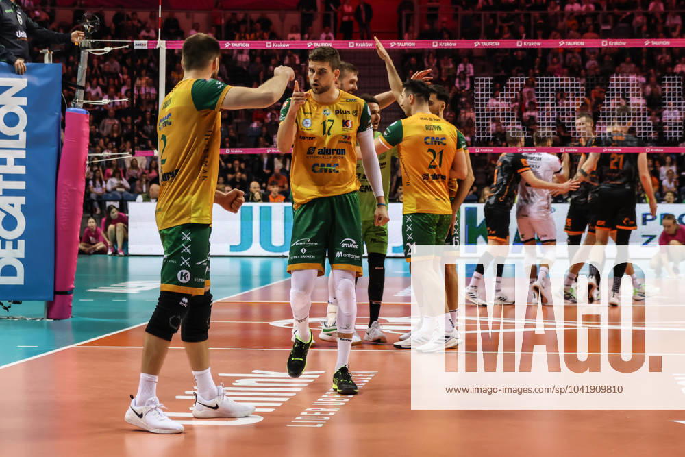 Tauron Polish Mens Volleyball Cup 2024 - final - Jastrzebski Wegiel vs Aluron CMC Warta Zawiercie 03.03.2024 Krakow (Cracow) Poland, Voleyball (siatkowka), Tauron Polish Mens Volleyball Cup - final (TAURON Puchar Polski Mezczyzn 2024), Sezon (Season) 2024, Jastrzebski Wegiel - Aluron CMC Warta Zawiercie op: Bartosz Kwolek, Trevor Clevenot - win celebraion celebracja zwyciestwa)
