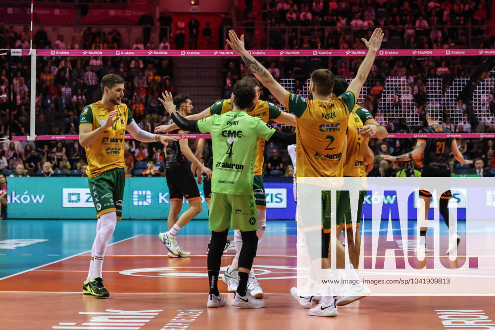 Tauron Polish Mens Volleyball Cup 2024 - final - Jastrzebski Wegiel vs Aluron CMC Warta Zawiercie 03.03.2024 Krakow (Cracow) Poland, Voleyball (siatkowka), Tauron Polish Mens Volleyball Cup - final (TAURON Puchar Polski Mezczyzn 2024), Sezon (Season) 2024, Jastrzebski Wegiel - Aluron CMC Warta Zawiercie op: Aluron CMC Warta Zawiercie - win celebraion celebracja zwyciestwa)