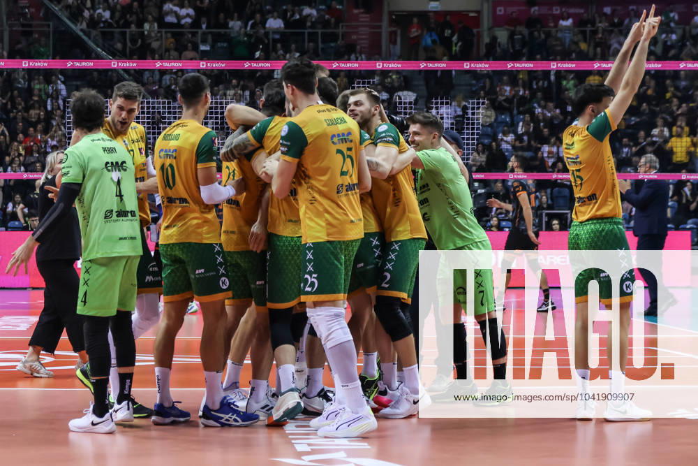 Tauron Polish Mens Volleyball Cup 2024 - final - Jastrzebski Wegiel vs Aluron CMC Warta Zawiercie 03.03.2024 Krakow (Cracow) Poland, Voleyball (siatkowka), Tauron Polish Mens Volleyball Cup - final (TAURON Puchar Polski Mezczyzn 2024), Sezon (Season) 2024, Jastrzebski Wegiel - Aluron CMC Warta Zawiercie op: Aluron CMC Warta Zawiercie - win celebraion celebracja zwyciestwa)
