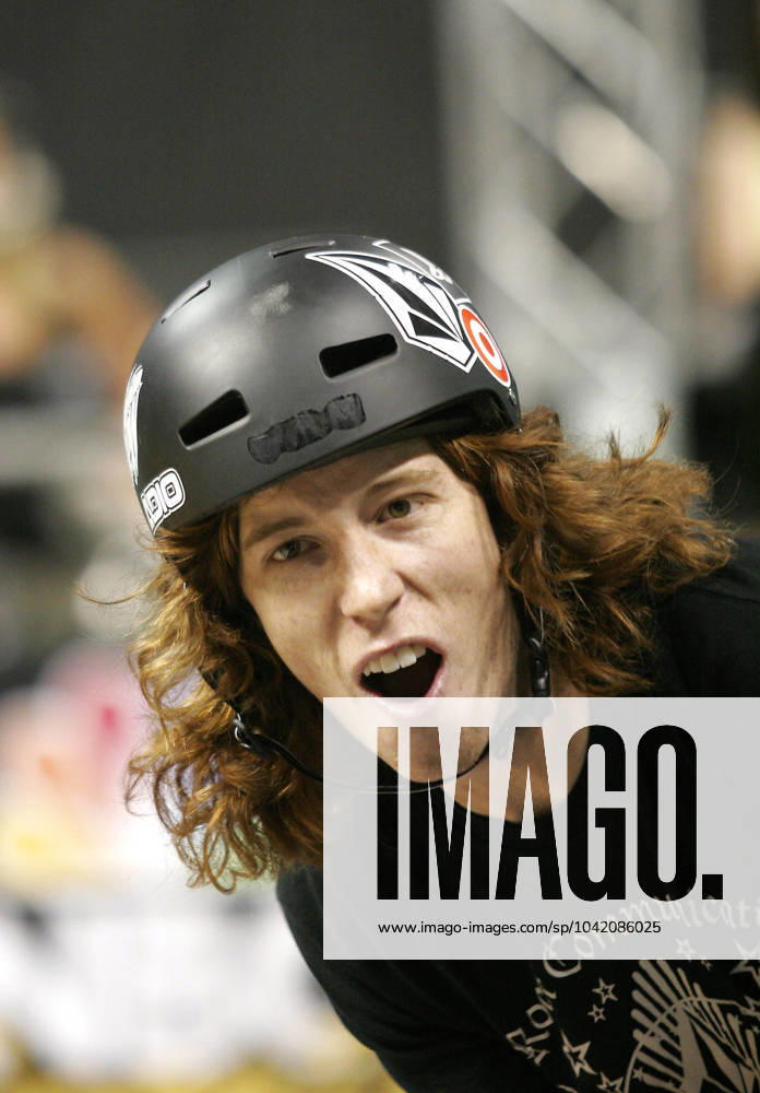 Dew Action Sports Tour 2006-Right Guard Open Shaun White wins The Vert Skate Final at The Dew Action Sports Tour 2006-Right Guard Open held at The Pepsi Center in Denver, Colorado on July 15, 2006 Copyright 2006 by Rod Tanaka iPhoto.ca Denver Co US