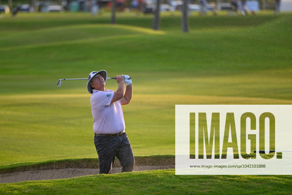 RIO GRANDE, PR - MARCH 07: Scott Gutschewski (USA) hits from the fairway bunker on 10 during Rd1 of the Puerto Rico Open at Grand Reserve Country Club (Old) on March 7, 2024, in Rio Grande, Puerto Rico. (Photo by Ken Murray Icon Sportswire) GOLF: MAR 07 PGA, Golf Herren Puerto Rico Open Icon240307002