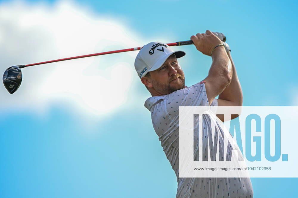 RIO GRANDE, PR - MARCH 07: Brice Garnett (USA) watches his tee shot on 18 during Rd1 of the Puerto Rico Open at Grand Reserve Country Club (Old) on March 7, 2024, in Rio Grande, Puerto Rico. (Photo by Ken Murray Icon Sportswire) GOLF: MAR 07 PGA, Golf Herren Puerto Rico Open Icon240307031