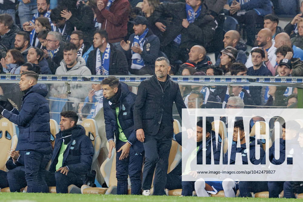 Sergio Conceicao during Liga Portugal game between FC Porto and SL Benfica at Estadio Do Dragao, Porto, Portugal. (Maciej Rogowski) Porto Estadio Do Dragao Portugal