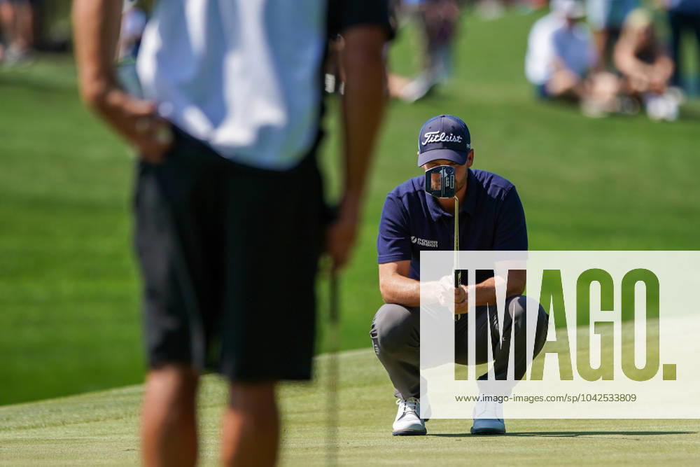 WYNDHAM CLARK (USA) lines up a putt on the 3rd green during the second round of the 2024 PLAYERS Championship at TPC Sawgrass. Ponte Vedra Beach United States - ZUMAw109 20240315_fap_w109_004