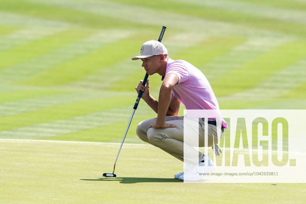 MATTI SCHMID of Germany lines up a putt on the 18th green during the second round of the 2024 PLAYERS Championship at TPC Sawgrass. Ponte Vedra Beach United States - ZUMAw109 20240315_fap_w109_005