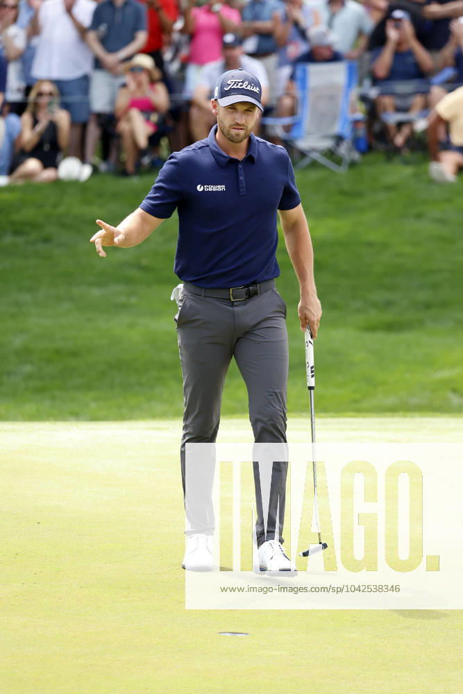 PONTE VEDRA BEACH, FL - MARCH 15: PGA, Golf Herren golfer Wyndham Clark reacts to making a birdie putt on the 9th hole to finish at 14 under par for the tournament and the current leader during The Players Championship on March 15, 2024, at TPC Sawgrass in Ponte Vedra Beach, Florida. (Photo by Brian Spurlock Icon Sportswire) GOLF: MAR 15 PGA THE PLAYERS Championship Icon2403152