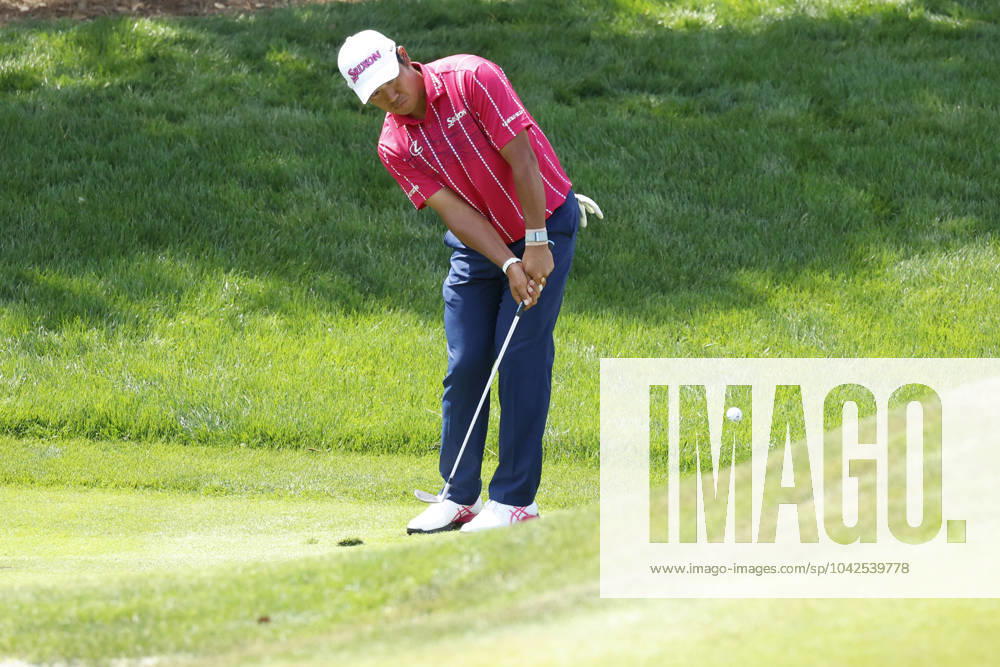 PONTE VEDRA BEACH, FL - MARCH 15: PGA, Golf Herren golfer Hideki Matsuyama chips on the 9th hole during The Players Championship on March 15, 2024, at TPC Sawgrass in Ponte Vedra Beach, Florida. (Photo by Brian Spurlock Icon Sportswire) GOLF: MAR 15 PGA THE PLAYERS Championship Icon24031516