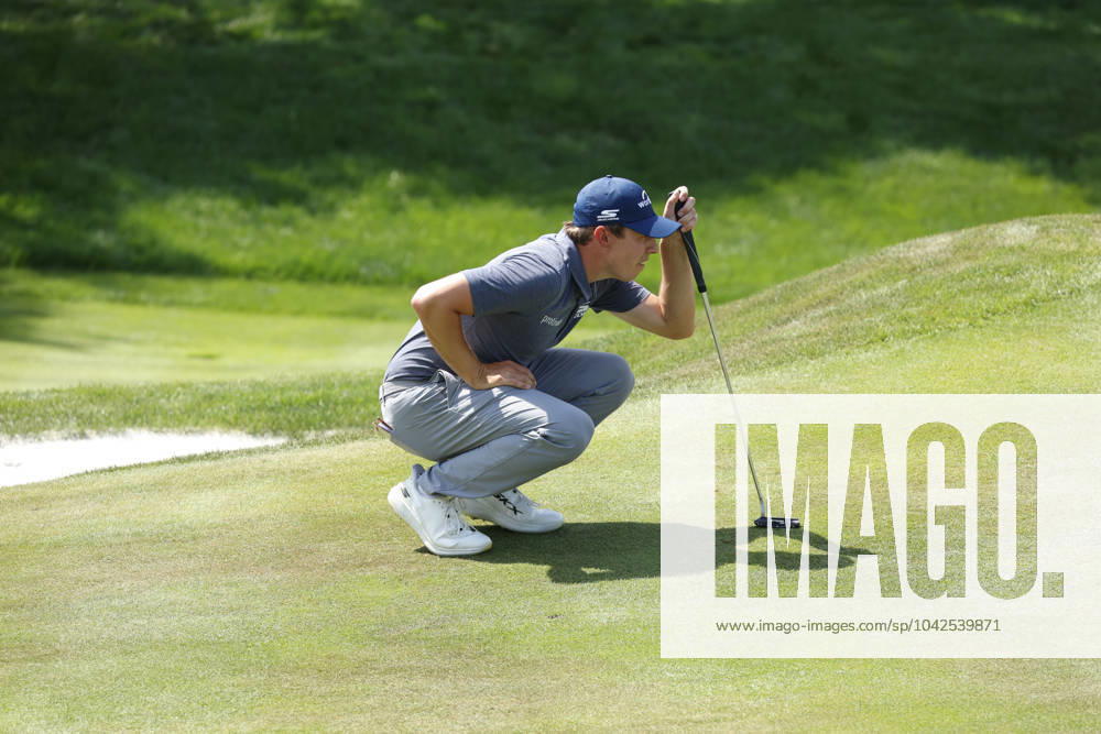 PONTE VEDRA BEACH, FL - MARCH 15: PGA, Golf Herren golfer Matt Fitzpatrick lines up his putt on the 9th hole during The Players Championship on March 15, 2024, at TPC Sawgrass in Ponte Vedra Beach, Florida. (Photo by Brian Spurlock Icon Sportswire) GOLF: MAR 15 PGA THE PLAYERS Championship Icon24031522
