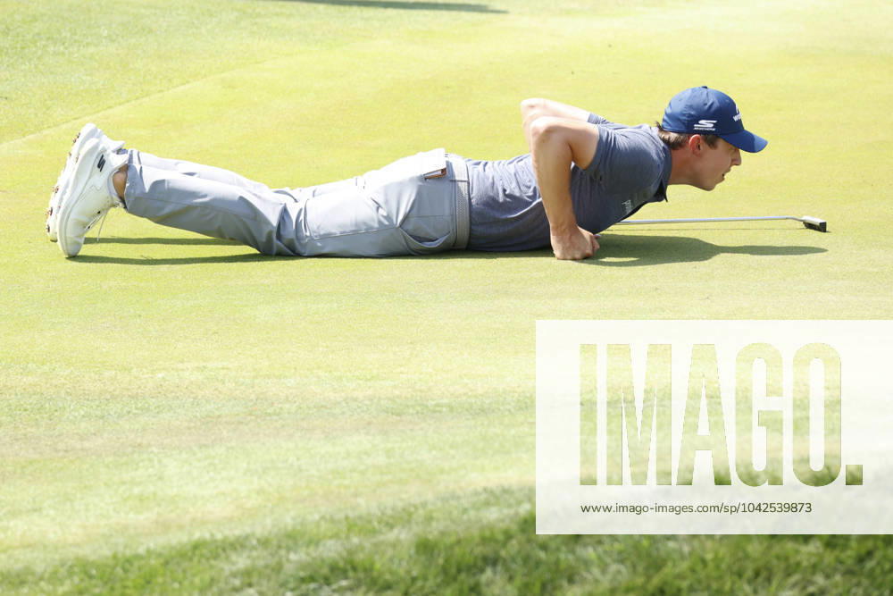 PONTE VEDRA BEACH, FL - MARCH 15: PGA, Golf Herren golfer Matt Fitzpatrick lines up his putt on the 9th hole during The Players Championship on March 15, 2024, at TPC Sawgrass in Ponte Vedra Beach, Florida. (Photo by Brian Spurlock Icon Sportswire) GOLF: MAR 15 PGA THE PLAYERS Championship Icon24031523