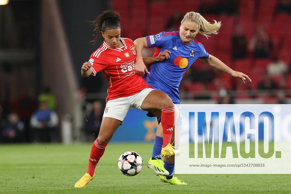 UEFA Women s Champions League 2023 24 1 4 Final SL Benfica Olympique Lyon, Marie Alidou SL Benfica , Lindsey Horan Olympique Lyon , duel, action, action, battles for the ball