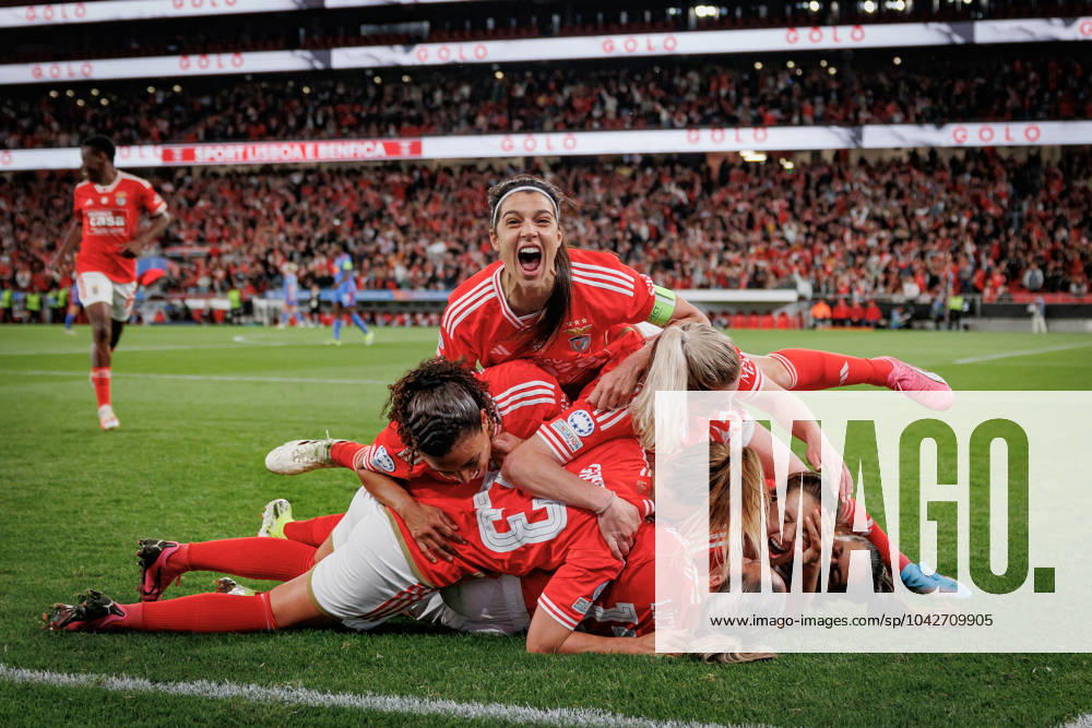 Players of Benfica celebrate after goal scored by Andreia Faria during UEFA Women Champions League 23 24 game between SL Benfica and Olympique Lyonnaise at Estadio Da Luz, Lisbon, Portugal. (Maciej Rogowski) Lisbon Estadio Da Luz Portugal