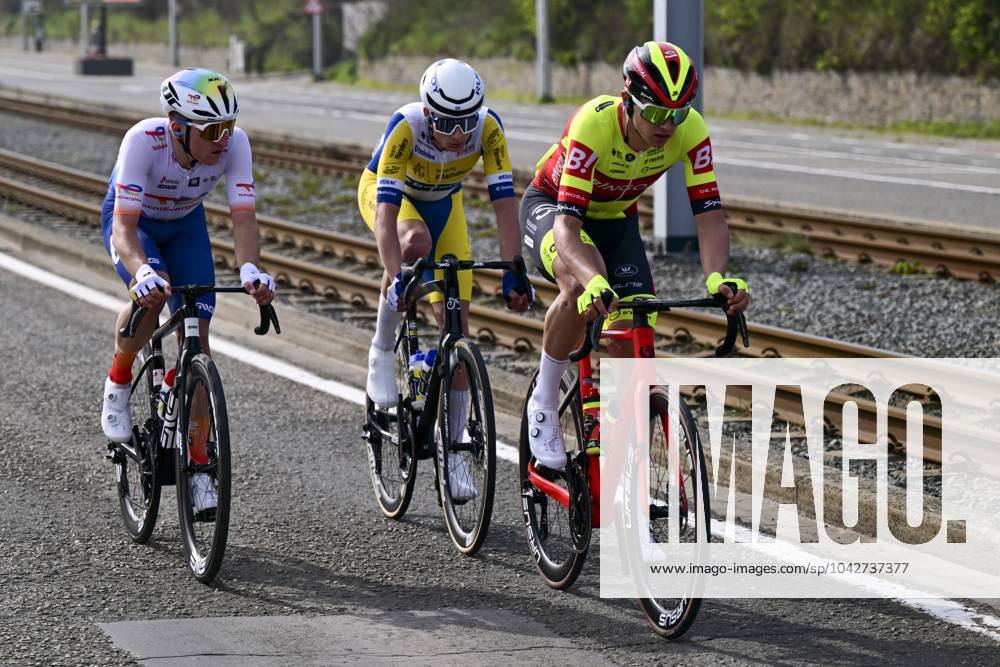 French Thomas Gachignard of TotalEnergies, Belgian Victor Vercouillie of Team Flanders Baloise and Belgian Luca De Meester of Bingoal WB pictured in action during the Classic Brugge-De Panne men s elite one-day cycling race, 198,9 km from Brugge to De Panne, Wednesday 20 March 2024. LAURIExDIEFFEMBACQ x89532770x