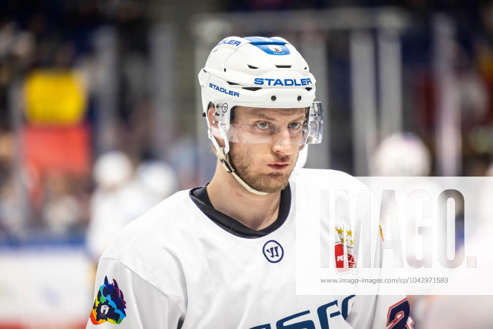 Manuel Wiederer Eisbaeren Berlin, 21 GER, Eisbaeren Berlin vs Adler Mannheim, ice hockey, German Ice Hockey League, 1 playoff quarterfinal, 2023 2024 season, 26 03 2024 GER, Eisbaeren Berlin vs Adler Mannheim, ice hockey, German Ice Hockey League, 1 playoff quarterfinal, 2023 2024 season, 26 03 2024 Berlin