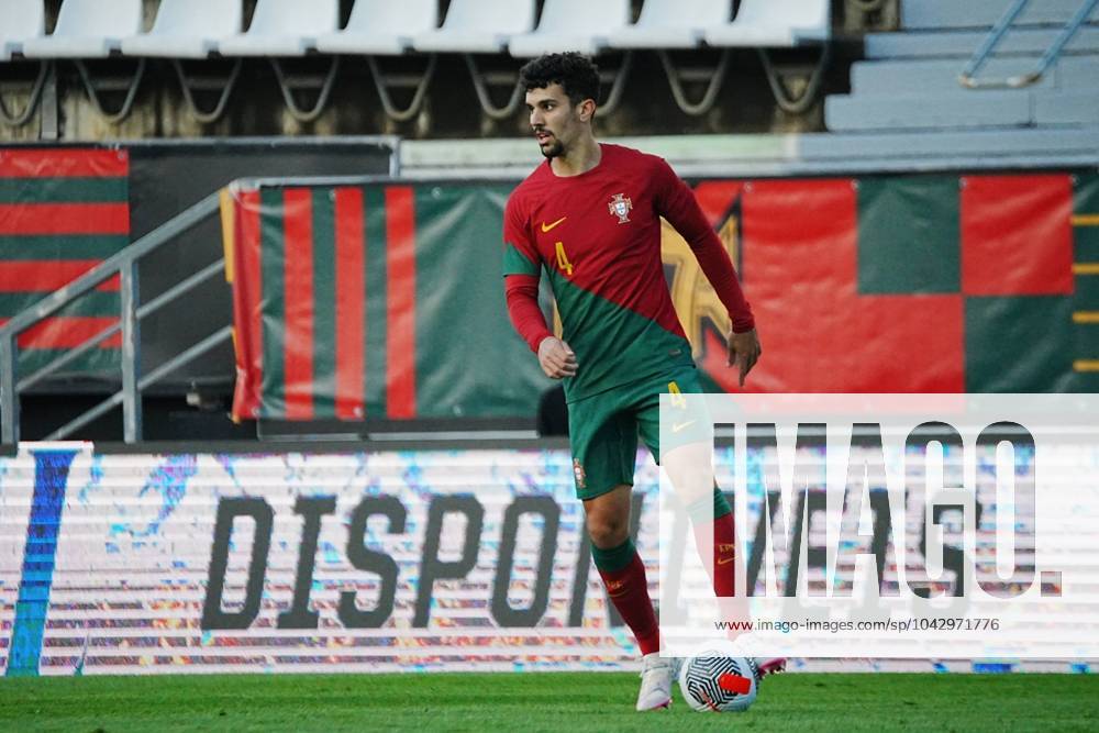 Faro, Portugal. 2025 U21, U 21 EURO Qualifying, EM, Europameisterschaft match,Portugal v Croatia - Group G. Tomas Araujo (POR)