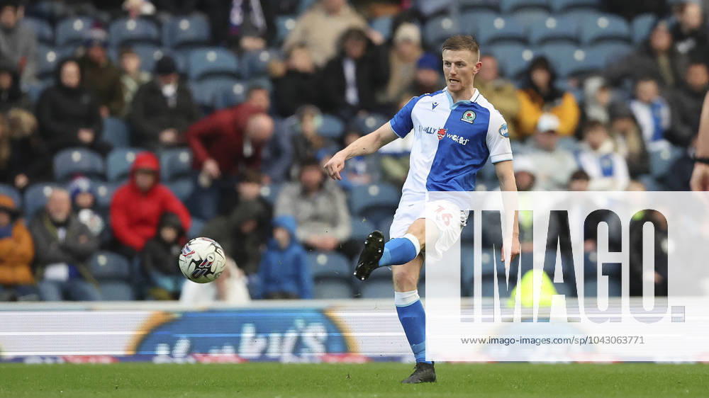 Blackburn Rovers v Ipswich Town EFL Sky Bet Championship 29 03 2024. Blackburn Rovers defender Scott Wharton (16) plays a pass during the EFL Sky Bet Championship match between Blackburn Rovers and Ipswich Town at Ewood Park, Blackburn, England on 29 March 2024. Blackburn Ewood Park Lancashire England Editorial use only DataCo restrictions apply See www.football-dataco.com ,