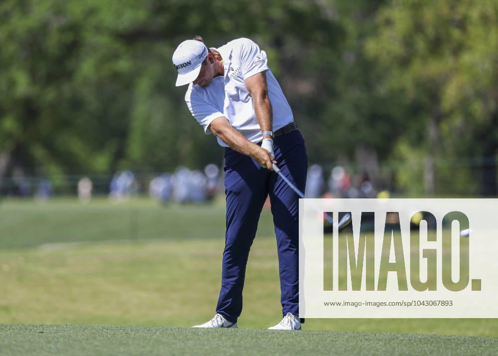 HOUSTON, TX - MARCH 29: Blaine Hale (USA) hits his approach shot on 8 during Round 2 of the PGA, Golf Herren Texas Childrens Houston Open at Memorial Park Golf Course on March 29, 2024 in Houston, Texas. (Photo by Leslie Plaza Johnson Icon Sportswire) GOLF: NOV 10 PGA Cadence Bank Houston Open Icon2403290312
