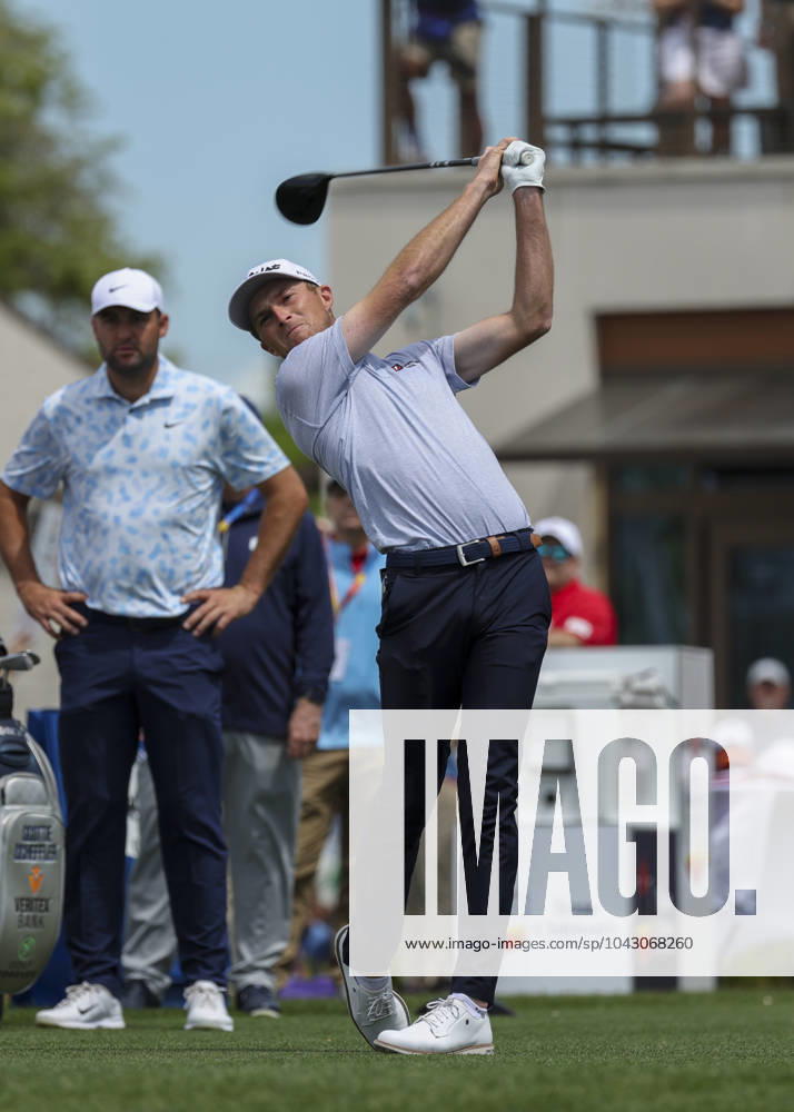 HOUSTON, TX - MARCH 29: Will Zalatoris (USA) watches his tee shot on 1 during Round 2 of the PGA, Golf Herren Texas Childrens Houston Open at Memorial Park Golf Course on March 29, 2024 in Houston, Texas. (Photo by Leslie Plaza Johnson Icon Sportswire) GOLF: NOV 10 PGA Cadence Bank Houston Open Icon2403290592