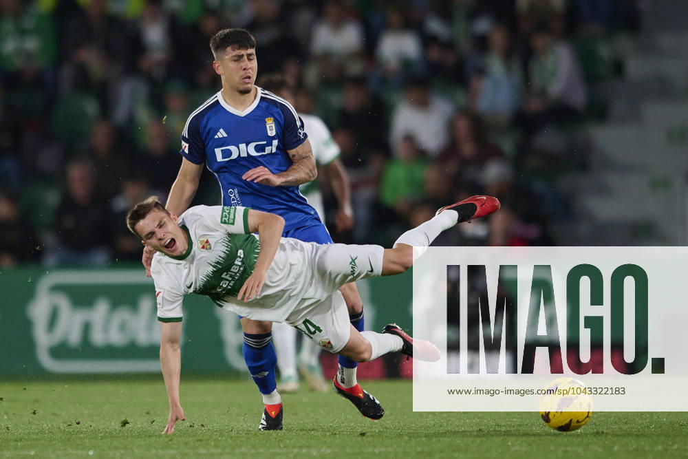 LaLiga Hypermotion, Elche CF v Real Oviedo ELCHE, SPAIN - APRIL 5: Santiago Colombatto Defensive Midfield of Real Oviedo competes for the ball with Aleix Febas Central Midfield of Elche CF during the LaLiga Hypermotion match between Elche CF and Real Oviedo at Manuel Martinez Valero Stadium, on April 5, 2024 in Elche, Spain. (Photo By Francisco Macia Photo Players Images) Elche Estadio Manuel Martinez Valero Alicante Spain