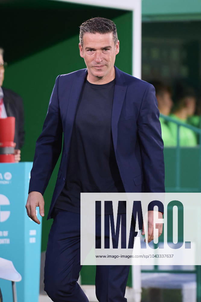 LaLiga Hypermotion, Elche CF v Real Oviedo ELCHE, SPAIN - APRIL 5: Luis Miguel Carrion head coach of Real Oviedo looks on prior the LaLiga Hypermotion match between Elche CF and Real Oviedo at Manuel Martinez Valero Stadium, on April 5, 2024 in Elche, Spain. (Photo By Francisco Macia Photo Players Images) Elche Estadio Manuel Martinez Valero Alicante Spain