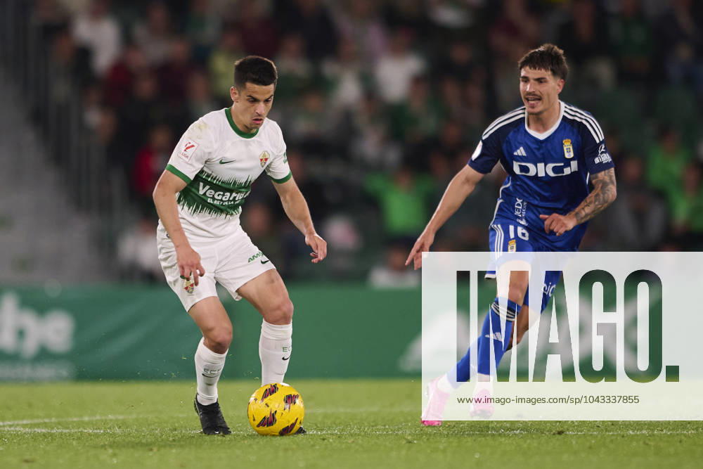 LaLiga Hypermotion, Elche CF v Real Oviedo ELCHE, SPAIN - APRIL 5: Sergio Bermejo Right Winger of Elche CF runs with the ball during the LaLiga Hypermotion match between Elche CF and Real Oviedo at Manuel Martinez Valero Stadium, on April 5, 2024 in Elche, Spain. (Photo By Francisco Macia Photo Players Images) Elche Estadio Manuel Martinez Valero Alicante Spain