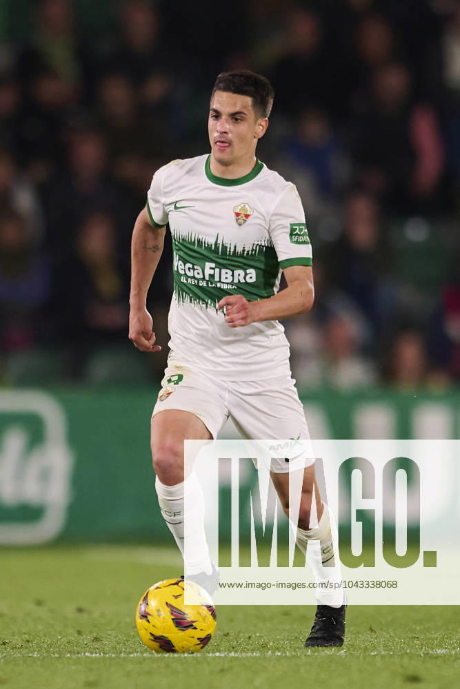 LaLiga Hypermotion, Elche CF v Real Oviedo ELCHE, SPAIN - APRIL 5: Arnau Puigmal Central Midfield of Elche CF runs with the ball during the LaLiga Hypermotion match between Elche CF and Real Oviedo at Manuel Martinez Valero Stadium, on April 5, 2024 in Elche, Spain. (Photo By Francisco Macia Photo Players Images) Elche Estadio Manuel Martinez Valero Alicante Spain