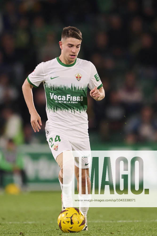 LaLiga Hypermotion, Elche CF v Real Oviedo ELCHE, SPAIN - APRIL 5: Sergio Carreira Right-Back of Elche CF runs with the ball during the LaLiga Hypermotion match between Elche CF and Real Oviedo at Manuel Martinez Valero Stadium, on April 5, 2024 in Elche, Spain. (Photo By Francisco Macia Photo Players Images) Elche Estadio Manuel Martinez Valero Alicante Spain