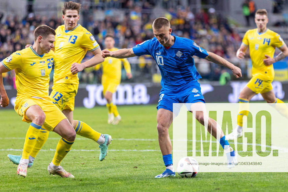 WROCLAW 26.03.2024 FINALOWY MECZ BARAZOWY ELIMINACJE DO MISTRZOSTW EUROPY 2024: UKRAINA - ISLANDIA --- UEFA EURO, EM, Europameisterschaft,Fussball 2024 QUALIFICATION FINAL PLAY-OFF MATCH IN WROCLAW: UKRAINE - ISLAND nz ALBERT GUDMUNDSSON MYKOLA MATVIENKO ILYA ZABARNY FOT. ERNEST KOLODZIEJ 400mm.pl NEWSPIX.PL --- Newspix.pl 20240326_KOL1681