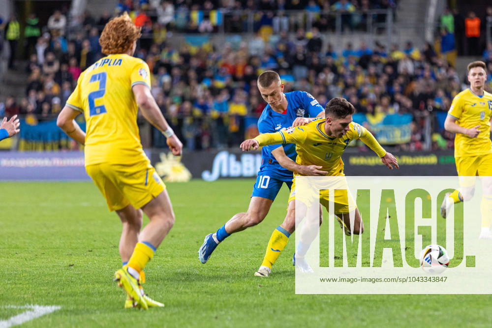 WROCLAW 26.03.2024 FINALOWY MECZ BARAZOWY ELIMINACJE DO MISTRZOSTW EUROPY 2024: UKRAINA - ISLANDIA --- UEFA EURO, EM, Europameisterschaft,Fussball 2024 QUALIFICATION FINAL PLAY-OFF MATCH IN WROCLAW: UKRAINE - ISLAND nz ALBERT GUDMUNDSSON GEORGY SUDAKOV FOT. ERNEST KOLODZIEJ 400mm.pl NEWSPIX.PL --- Newspix.pl 20240326_KOL1744