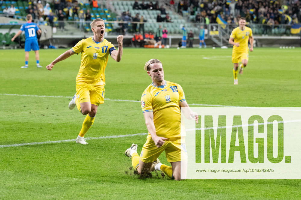 WROCLAW 26.03.2024 FINALOWY MECZ BARAZOWY ELIMINACJE DO MISTRZOSTW EUROPY 2024: UKRAINA - ISLANDIA --- UEFA EURO, EM, Europameisterschaft,Fussball 2024 QUALIFICATION FINAL PLAY-OFF MATCH: UKRIANE - ICELAND Oleksandr Zinchenko , Mykhailo Mudryk , radosc po zdobyciu bramki , joy after goal FOT. PAWEL LIPNICKI 400mm.pl NEWSPIX.PL --- Newspix.pl WI9_8641