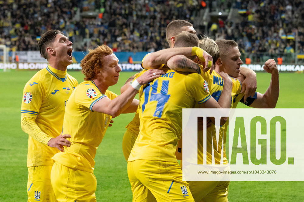WROCLAW 26.03.2024 FINALOWY MECZ BARAZOWY ELIMINACJE DO MISTRZOSTW EUROPY 2024: UKRAINA - ISLANDIA --- UEFA EURO, EM, Europameisterschaft,Fussball 2024 QUALIFICATION FINAL PLAY-OFF MATCH: UKRIANE - ICELAND radosc po zdobyciu bramki dla Ukrainy , joy after goal for Ukraine, FOT. PAWEL LIPNICKI 400mm.pl NEWSPIX.PL --- Newspix.pl WI9_8663