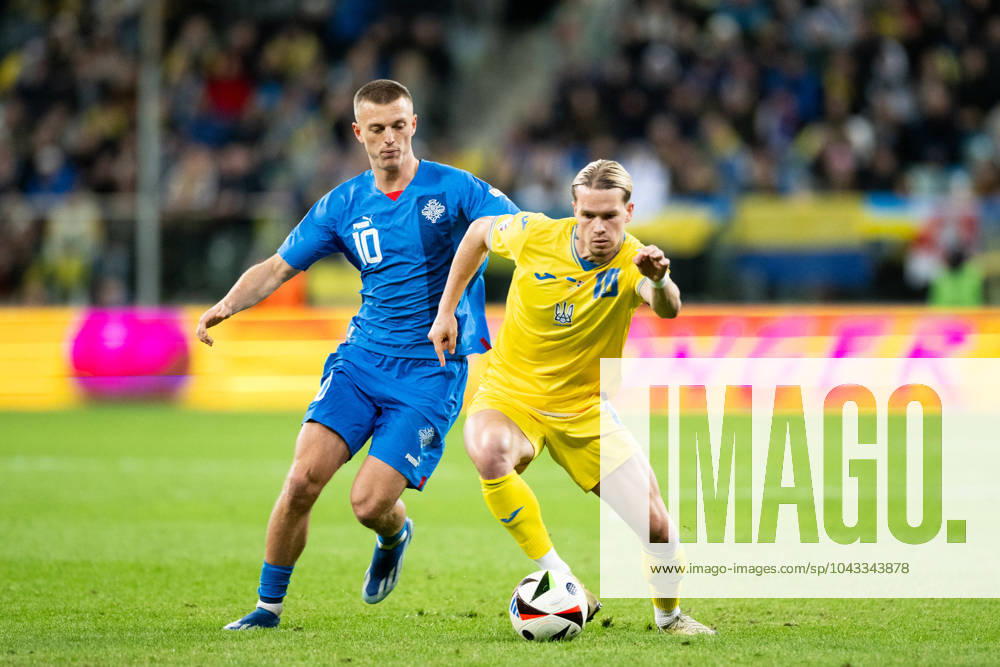 WROCLAW 26.03.2024 FINALOWY MECZ BARAZOWY ELIMINACJE DO MISTRZOSTW EUROPY 2024: UKRAINA - ISLANDIA --- UEFA EURO, EM, Europameisterschaft,Fussball 2024 QUALIFICATION FINAL PLAY-OFF MATCH: UKRIANE - ICELAND Albert Gudmundsson , Mykhailo Mudryk FOT. PAWEL LIPNICKI 400mm.pl NEWSPIX.PL --- Newspix.pl WIM9_9715