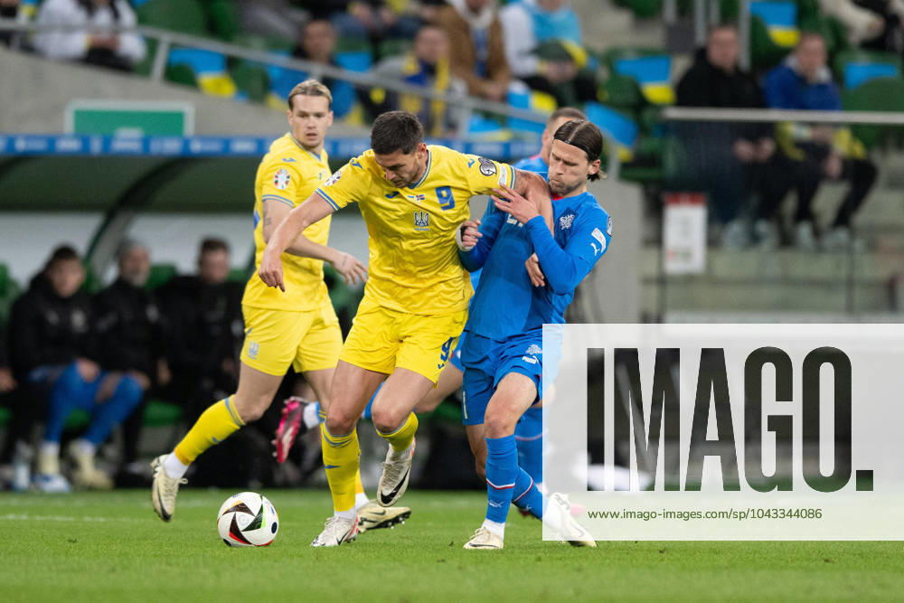 WROCLAW 26.03.2024 FINALOWY MECZ BARAZOWY ELIMINACJE DO MISTRZOSTW EUROPY 2024: UKRAINA - ISLANDIA --- UEFA EURO, EM, Europameisterschaft,Fussball 2024 QUALIFICATION FINAL PLAY-OFF MATCH: UKRIANE - ICELAND Roman Yaremchuk , Arnor Ingvi Traustason FOT. PAWEL LIPNICKI 400mm.pl NEWSPIX.PL --- Newspix.pl WIM9_9505