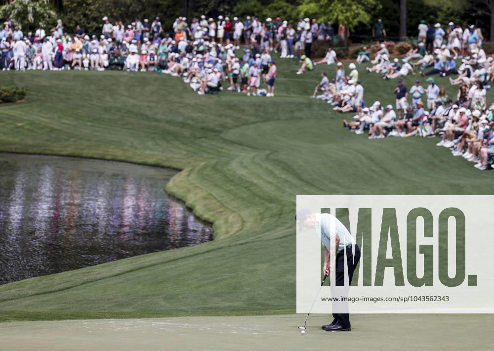Tom Watson putts on the fifth green during the Par 3 contest at the Masters Tournament at Augusta National Golf Club in Augusta, Georgia on Wednesday, April 10, 2024. AUG20240410544 TANNENxMAURY