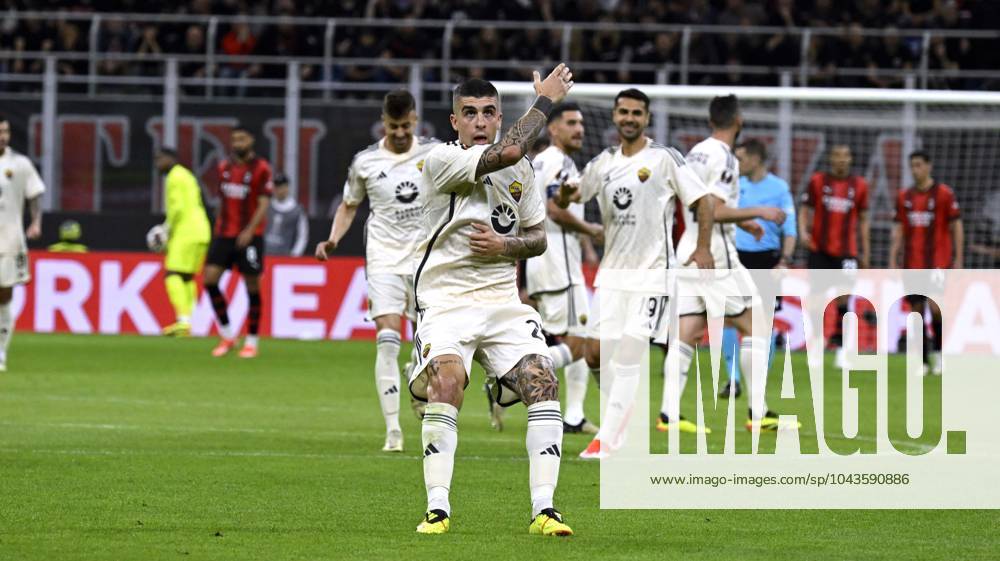 Foto IPP Paolo Bona Milano 11 04 2024 UEFA Europa League di Calcio stagione 2023 2024 partita Milan-Roma Nella foto Gianluca Mancini esulta dopo il gol del 0-1 Italy Photo Press Worldwide Copyright italy Italy ITALY
