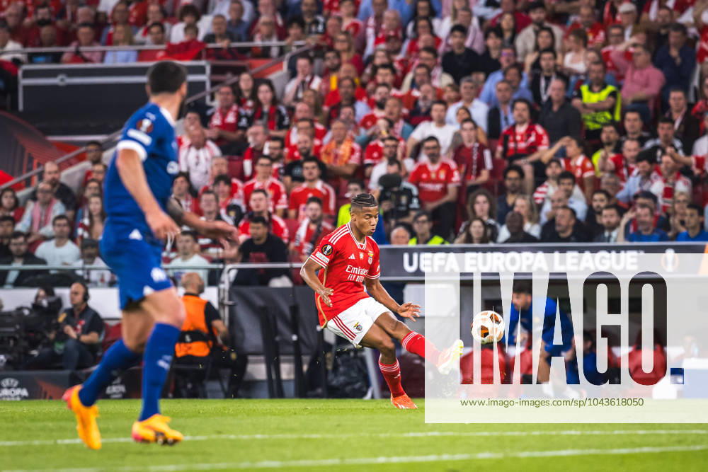 David Neres of SL Benfica in action during the UEFA Europa League quarterfinal first leg match between SL Benfica and Olympique de Marseille at Estadio da Luz in Lisbon. Lisbon Portugal - ZUMAs197 20240411_aaa_s197_541