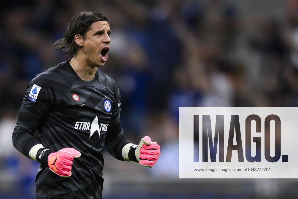 KW15 FC Internazionale v Cagliari Calcio - Serie A Yann Sommer of FC Internazionale celebrates during the Serie A football match between FC Internazionale and Cagliari Calcio. Milan Italy