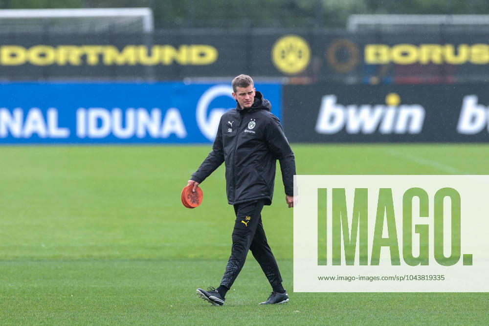 Football, Season 2023 2024, UEFA Champions League, UCL, Final training, Borussia Dortmund Atletico Madrid, Co Coach Sven Bender Borussia Dortmund , Dortmund Signal Iduna Park NRW Germany xRHR PHOTO DEx