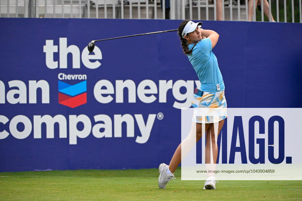 THE WOODLANDS, TX - APRIL 18: Linn Grant (SWE) watches her tee shot on 10 during Rd1 of the Chevron Championship at The Club at Carlton Woods on April 18, 2024 in The Woodlands, Texas. (Photo by Ken Murray Icon Sportswire) GOLF: APR 18 LPGA, Golf Damen The Chevron Championship Icon240418013