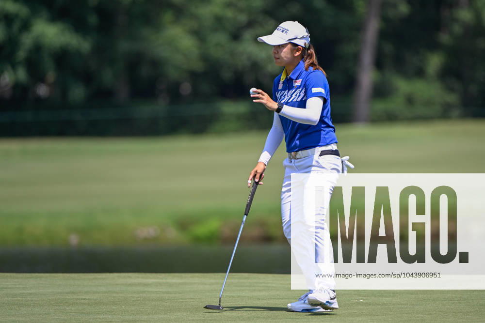 THE WOODLANDS, TX - APRIL 18: Wei-Ling Hsu (TPE) after sinking her par putt on 9 during Rd1 of the Chevron Championship at The Club at Carlton Woods on April 18, 2024 in The Woodlands, Texas. (Photo by Ken Murray Icon Sportswire) GOLF: APR 18 LPGA, Golf Damen The Chevron Championship Icon240418051