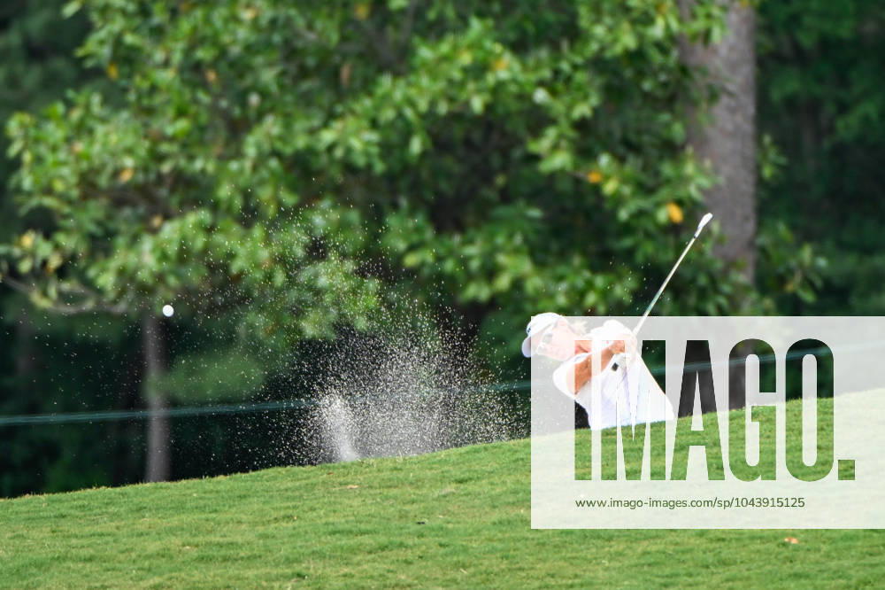 THE WOODLANDS, TX - APRIL 18: Ashleigh Buhai (ZAF) hits from the fareway bunker on 9 during Rd1 of the Chevron Championship at The Club at Carlton Woods on April 18, 2024 in The Woodlands, Texas. (Photo by Ken Murray Icon Sportswire) GOLF: APR 18 LPGA, Golf Damen The Chevron Championship Icon240418080