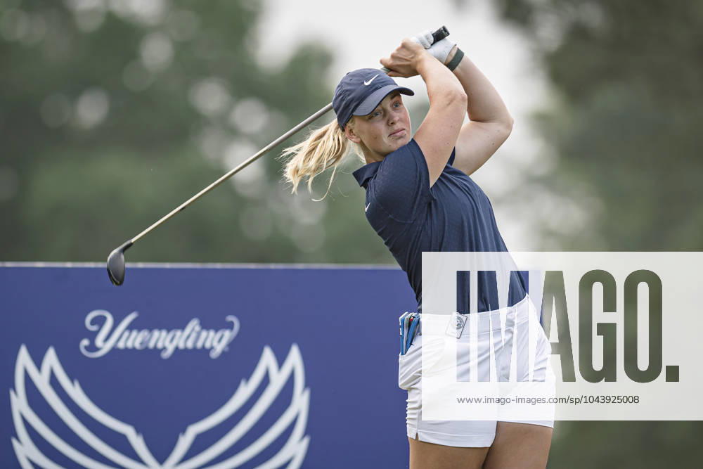 MAJA STARK tees off at the 5th hole during round 1 of The Chevron Championship at The Club at Carlton Woods on April 18, 2024, in The Woodlands, Texas. The Woodlands USA - ZUMAp213 20240418_znp_p213_051