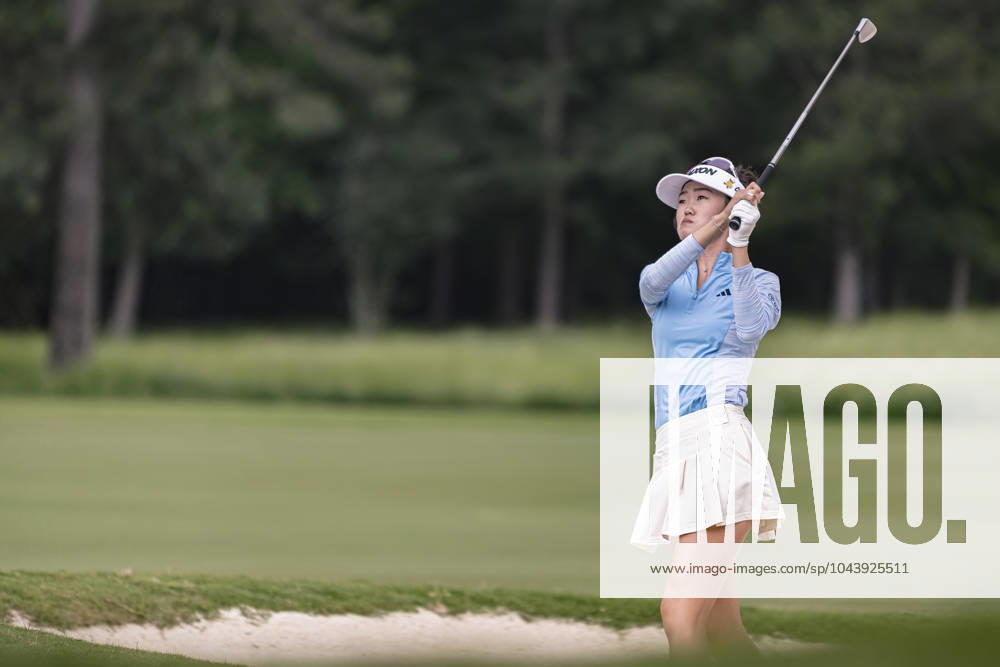 GRACE KIM chips out of the sand bunker during Round 1 of The Chevron Championship at The Club at Carlton Woods on April 18, 2024, in The Woodlands, Texas. The Woodlands USA - ZUMAp213 20240418_znp_p213_075